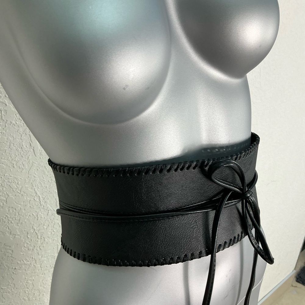 Elegant Black Leather Waist Belt corset style faux leather Brand New Adjustable